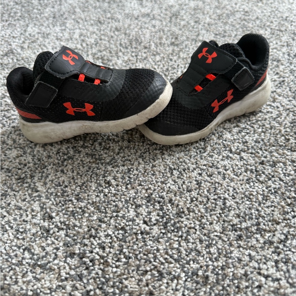 Under Armour Kids Black and Orange Sneakers